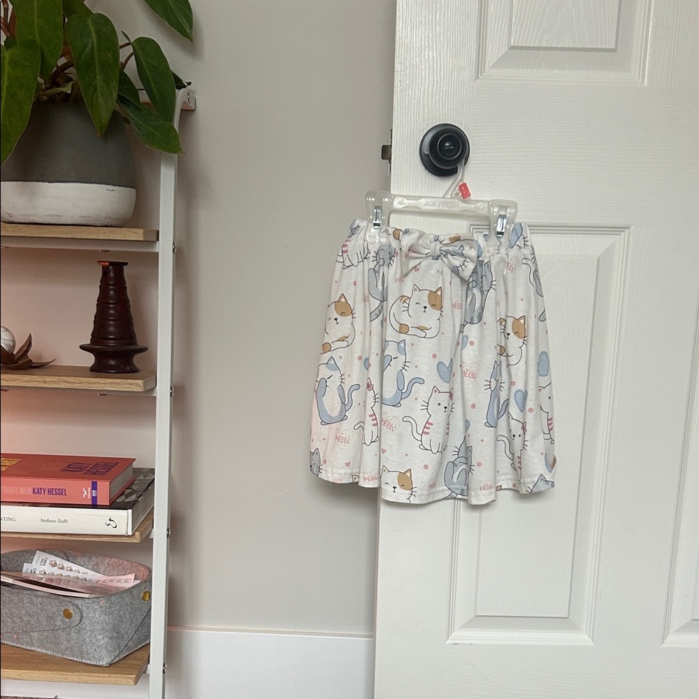 Girls' White Cat-Print Circle Skirt with Light Blue Accents